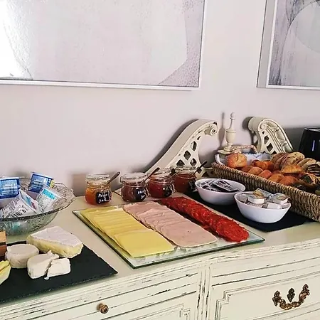 House With 7 Bedrooms In With Wonderful Sea View Shared Pool Enclosed Garden 18 Km From The Beach * Estoi