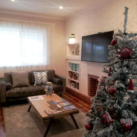 Σπίτι διακοπών House With 7 Bedrooms In With Wonderful Sea View Shared Pool Enclosed Garden 18 Km From The Beach *