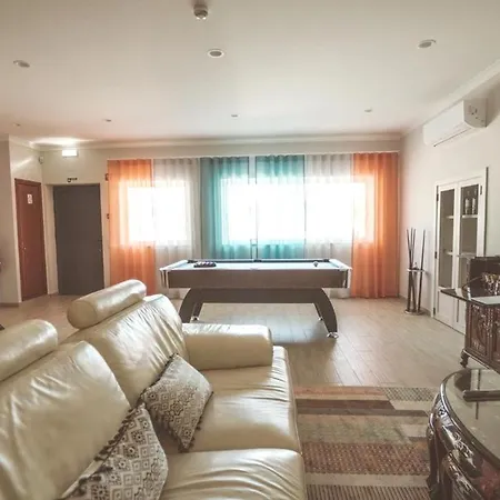 Σπίτι διακοπών House With 7 Bedrooms In With Wonderful Sea View Shared Pool Enclosed Garden 18 Km From The Beach Estoi