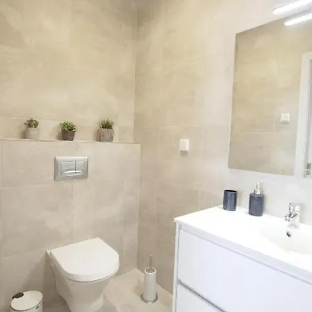 House With 7 Bedrooms In With Wonderful Sea View Shared Pool Enclosed Garden 18 Km From The Beach Σπίτι διακοπών *